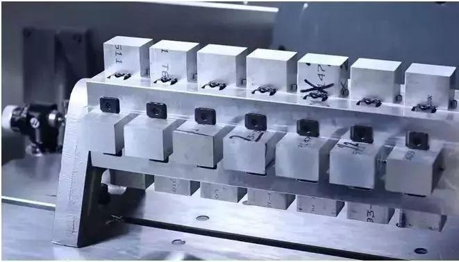 【新手必看】3軸、3+2軸、5軸加工的區別是什么?(圖11) 【新手必看】3軸、3+2軸、5軸加工的區別是什么?(圖11)